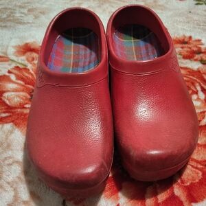 Jolly Red Clogs with Plaid Insole